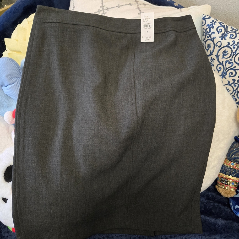 LOFT Women's Gray Skirt